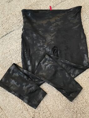 SPANX Black Camo High-Waist Leggings
